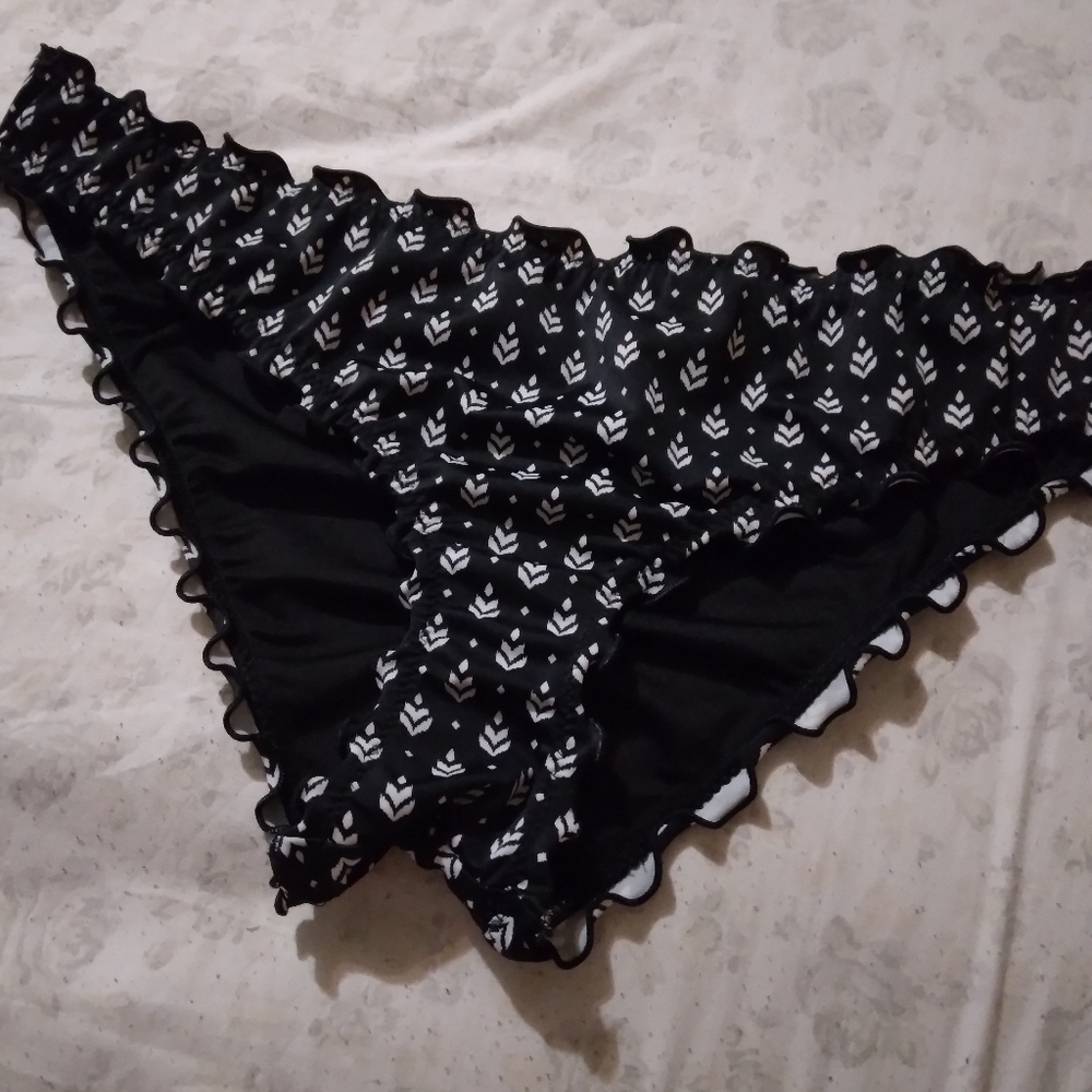 NWOT | Cheeky Ruffle Bikini Bottom | Shade & Shore